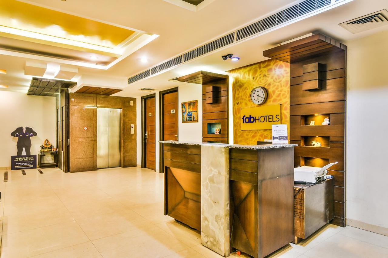 גורגאון Fabhotel Oasis Dlf Phase 3 מראה חיצוני תמונה