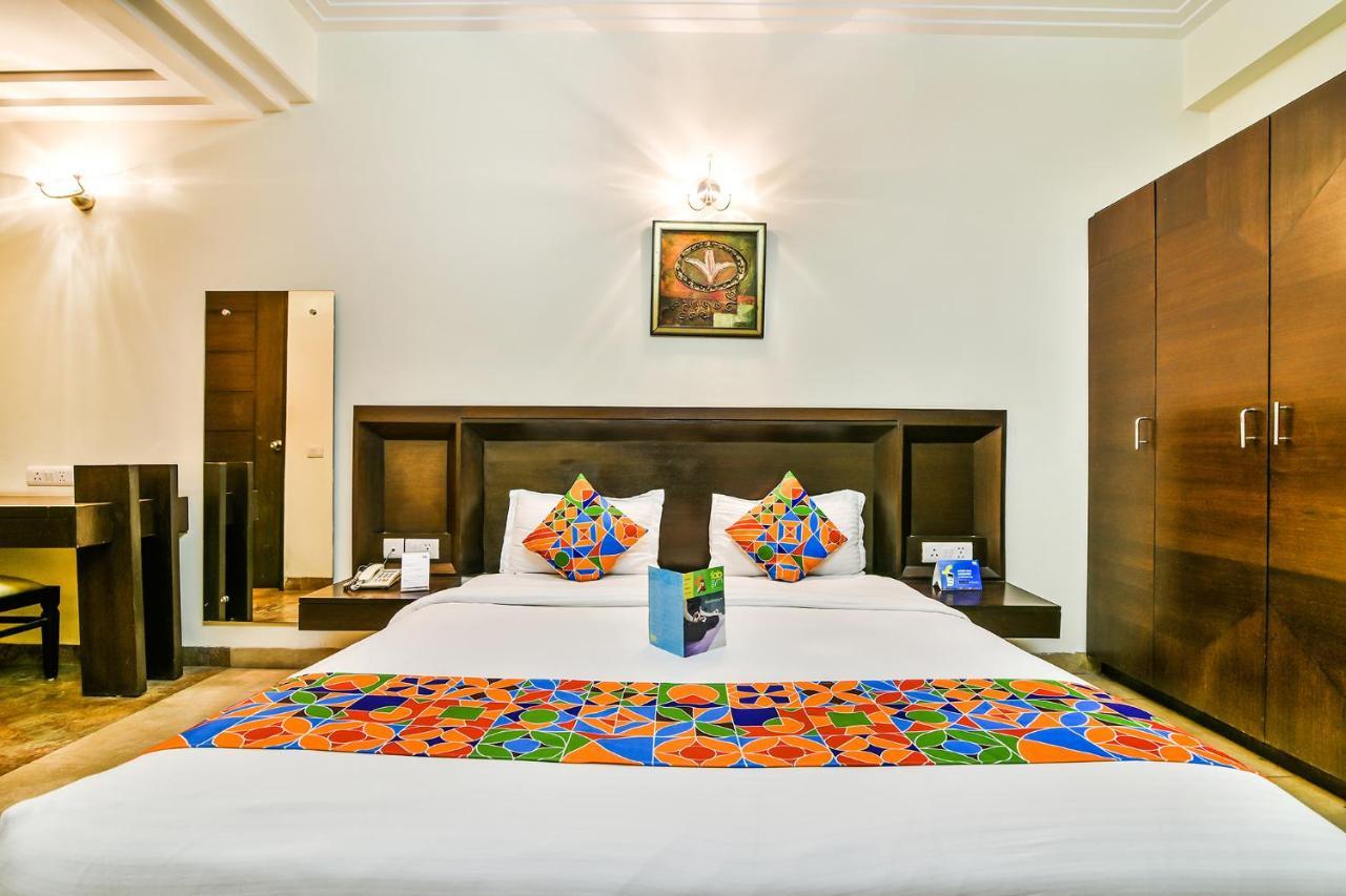 גורגאון Fabhotel Oasis Dlf Phase 3 מראה חיצוני תמונה