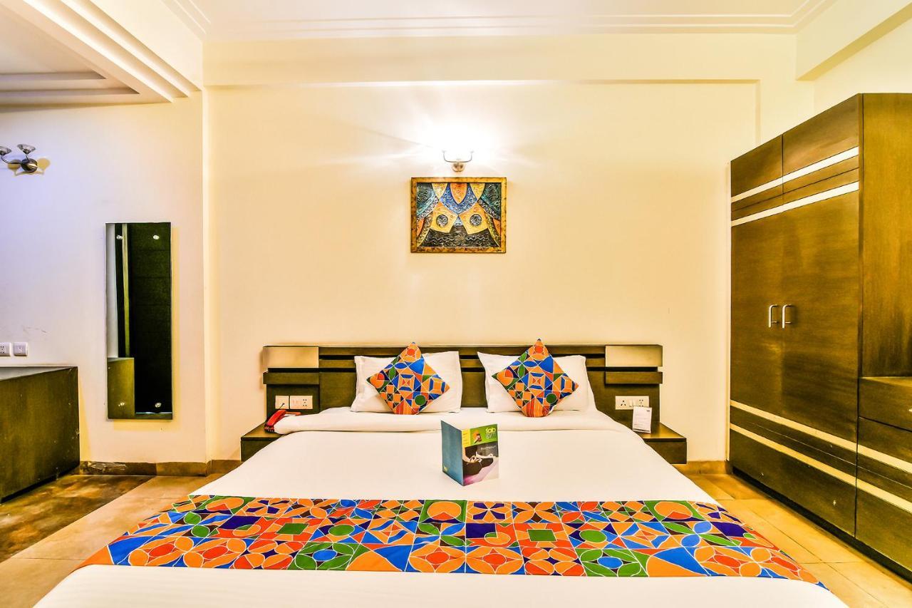 גורגאון Fabhotel Oasis Dlf Phase 3 מראה חיצוני תמונה